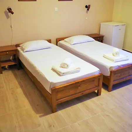 Pensión Sotiras 3*
