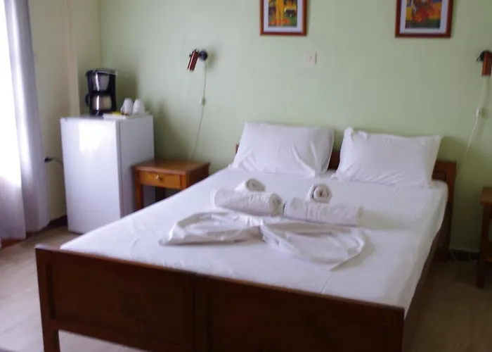 Sotiras 招待所 斯卡拉索提罗斯