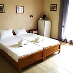 Sotiras ゲストハウス